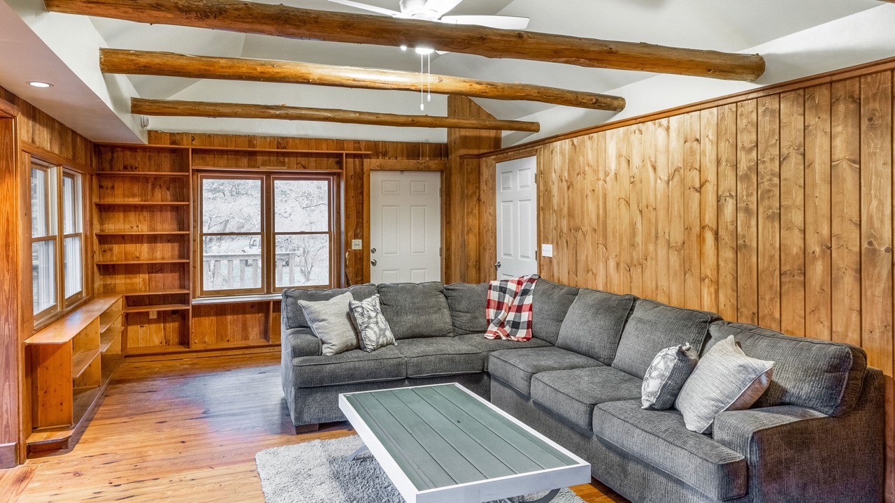 Photo of Livingroom in Sylva