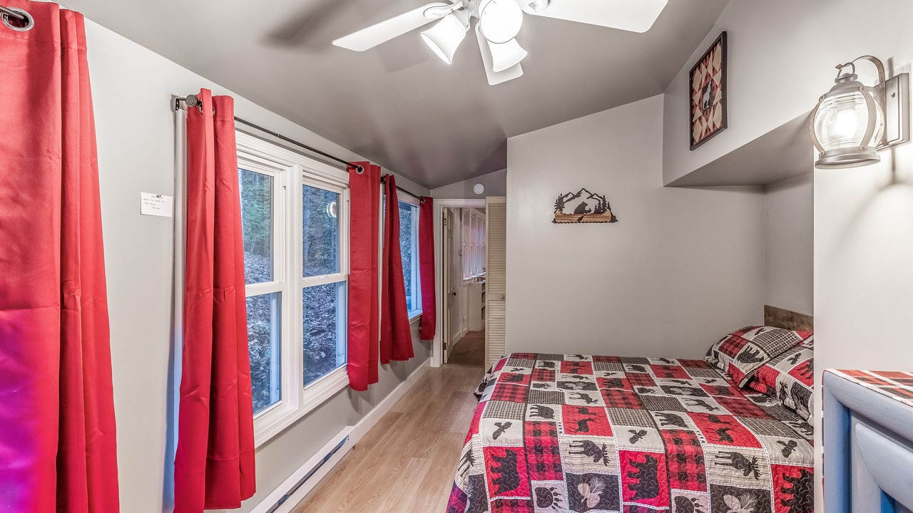 Photo of Bedroom in Sylva