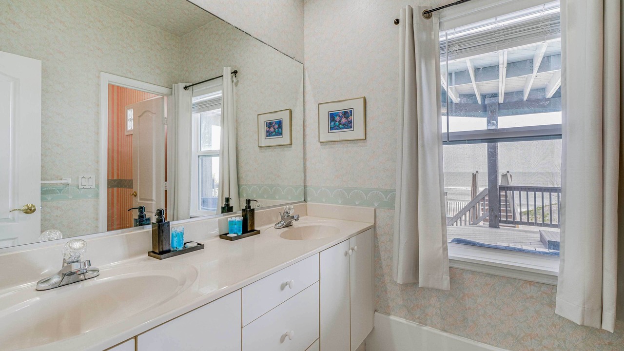 Photo of Bathroom in Ocean Hill