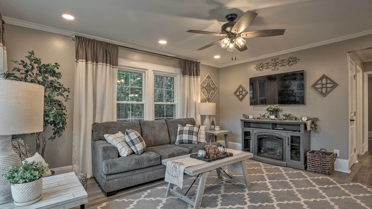 Photo of Bedroom in Cedar Falls