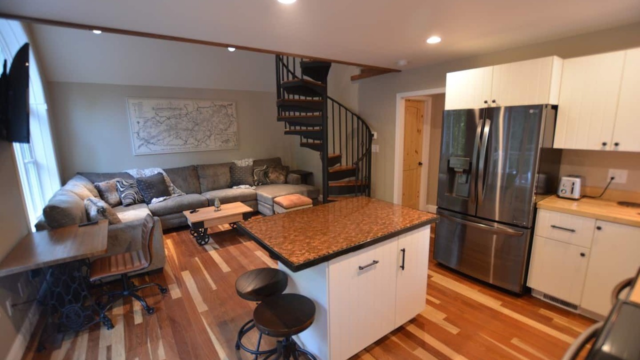 Photo of Livingroom in Weaverville
