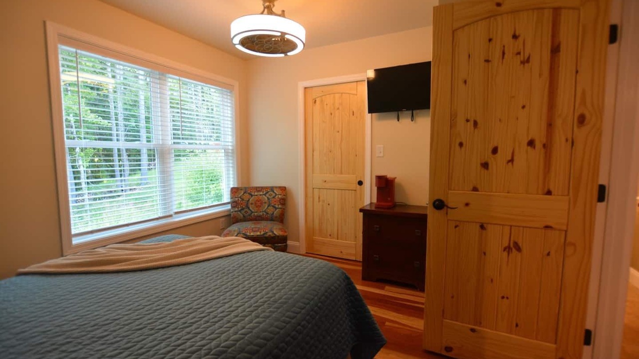 Photo of Bedroom in Weaverville