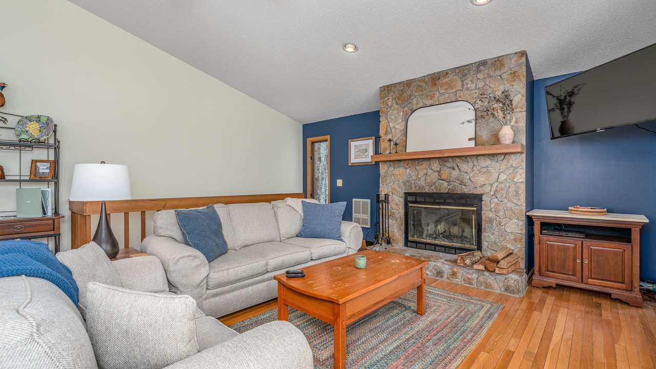 Photo of Livingroom in Charter Hills