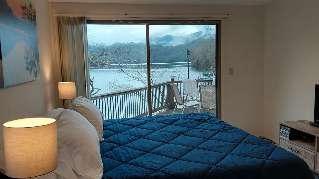 Photo of Bedroom in Santeetlah