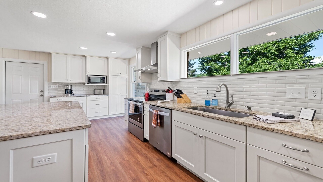 Photo of Kitchen in Lake Junaluska