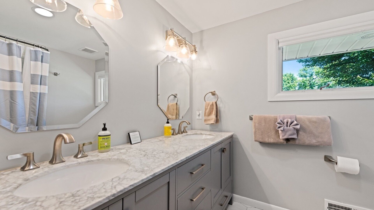 Photo of Bathroom in Lake Junaluska