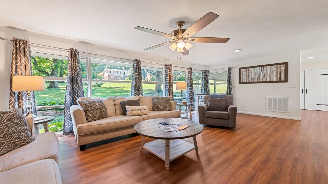 Photo of Livingroom in Lake Junaluska
