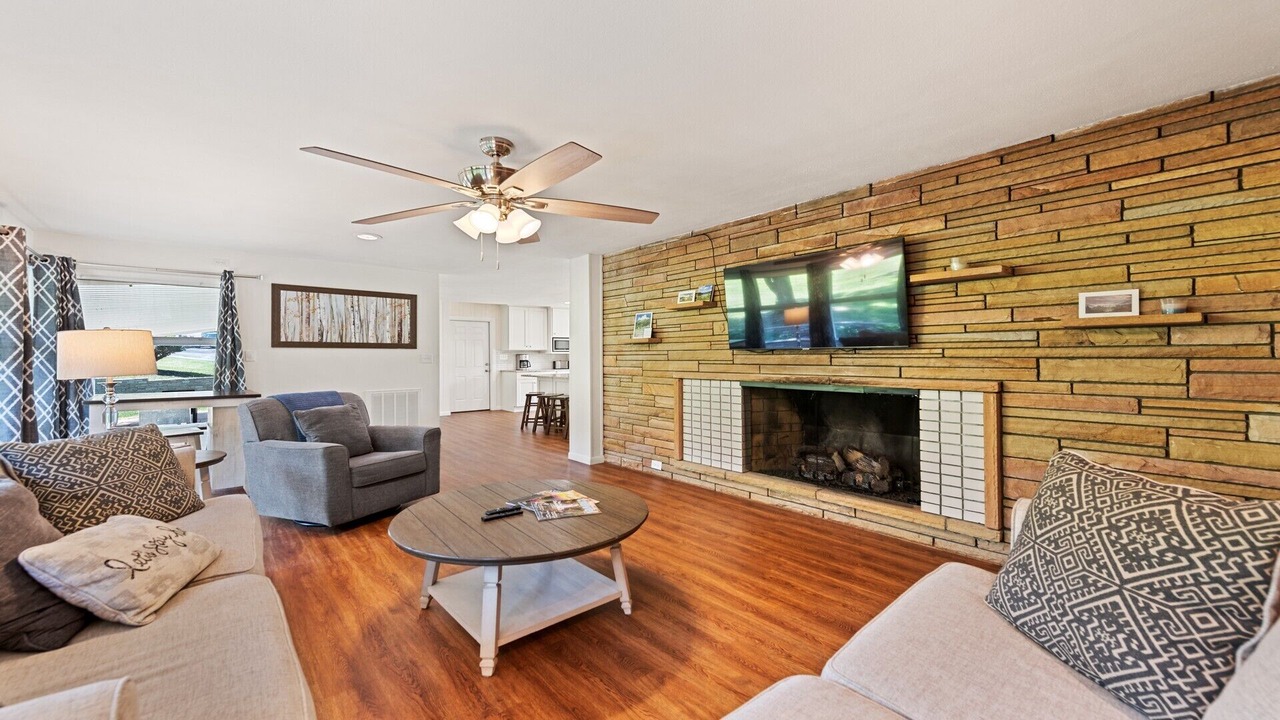 Photo of Livingroom in Lake Junaluska