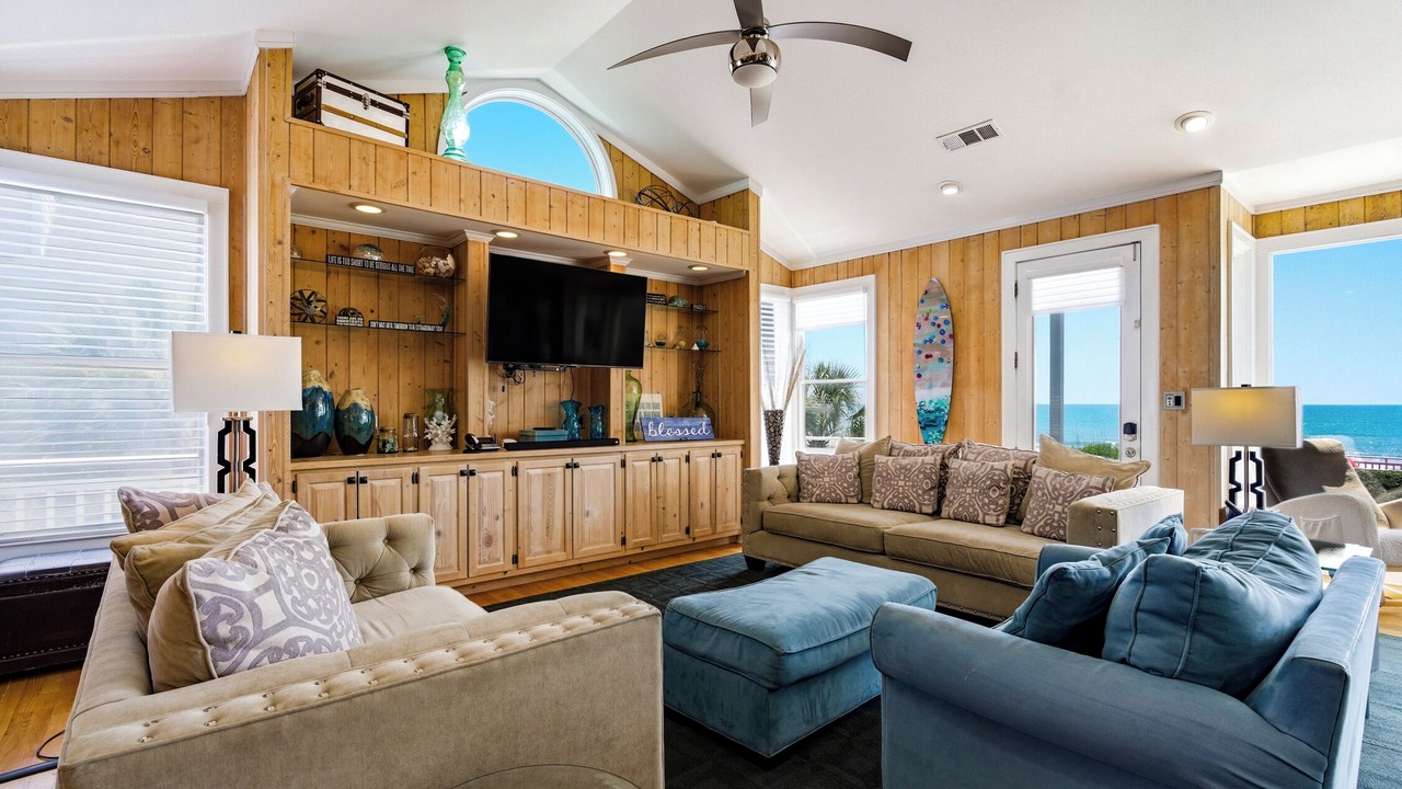 Photo of Livingroom in Long Bay Estates