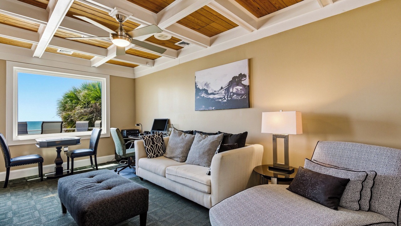 Photo of Livingroom in Long Bay Estates