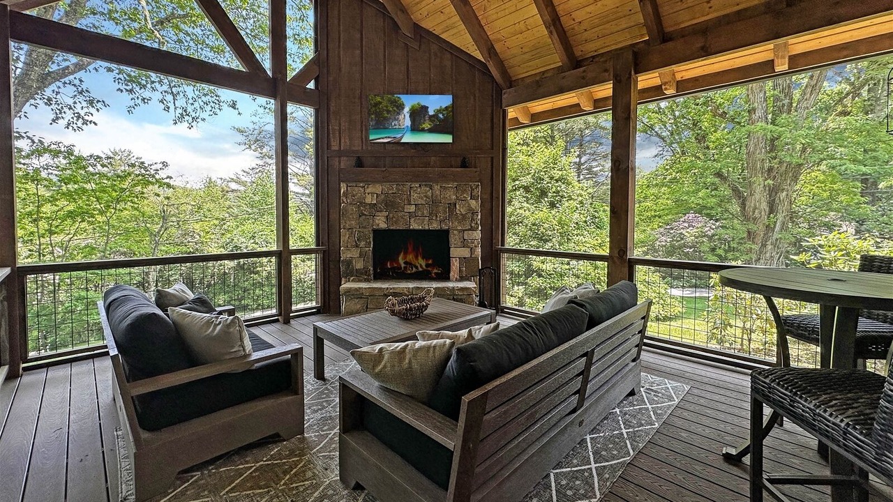Photo of Livingroom in Highlands Hills