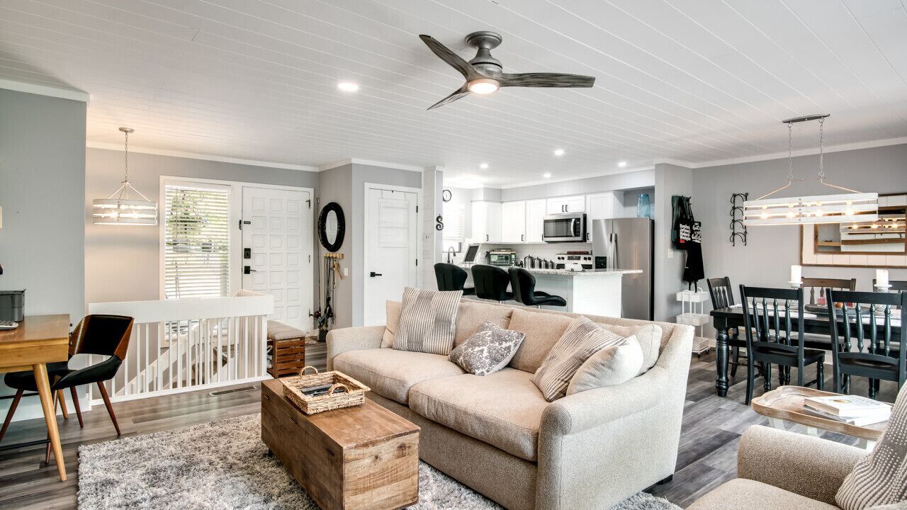 Photo of Livingroom in Sapphire
