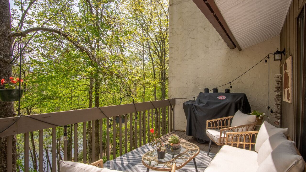 Photo of Patio Balcony in Sapphire