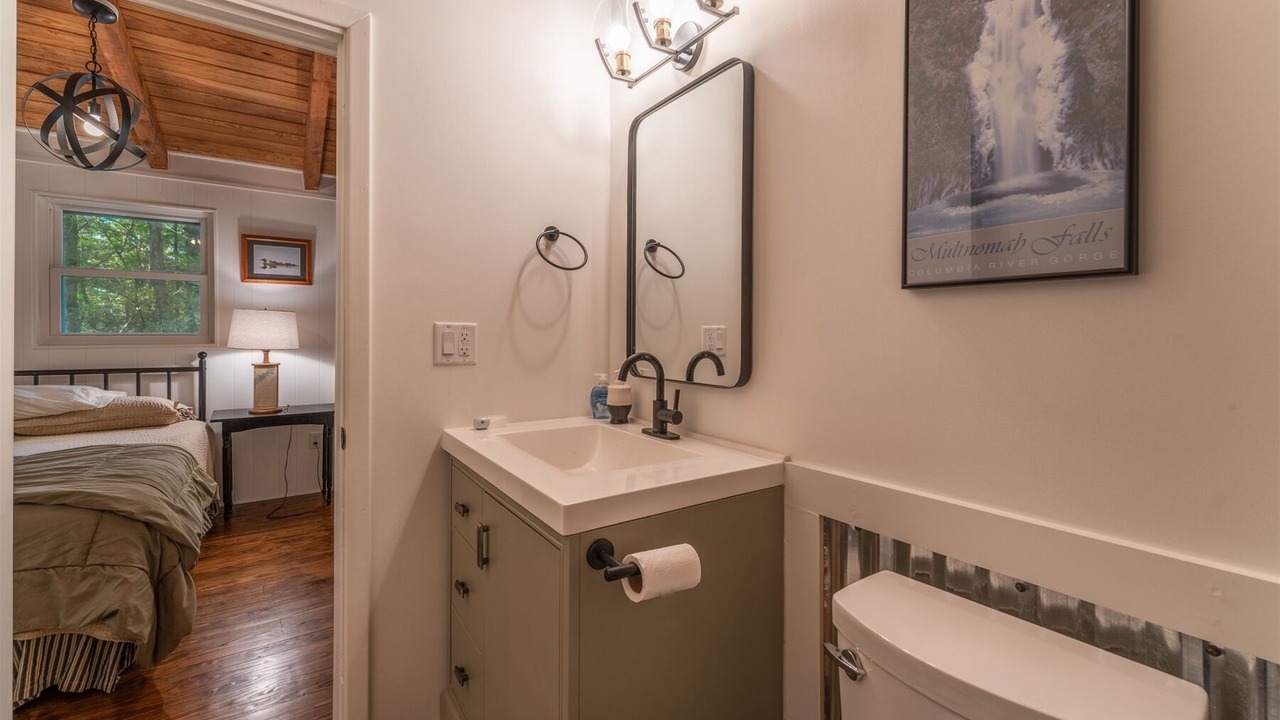 Photo of Bathroom in Cedar Mountain