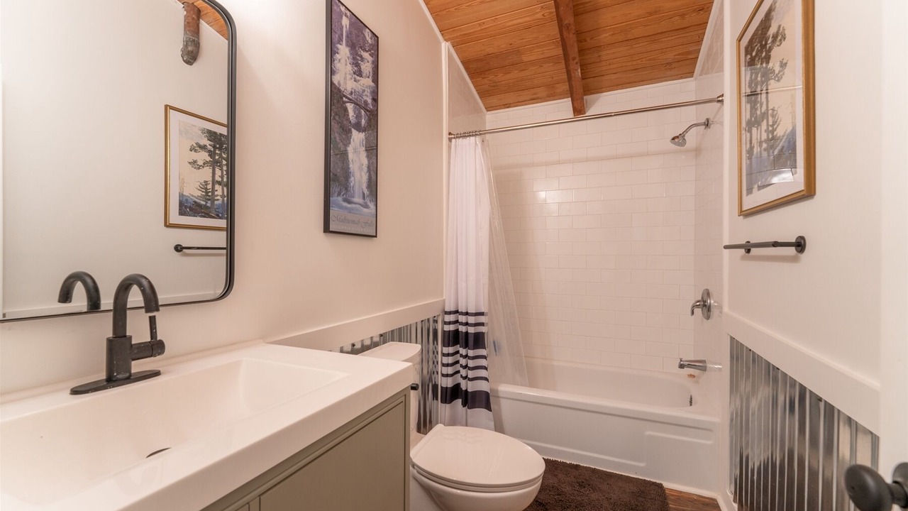 Photo of Bathroom in Cedar Mountain
