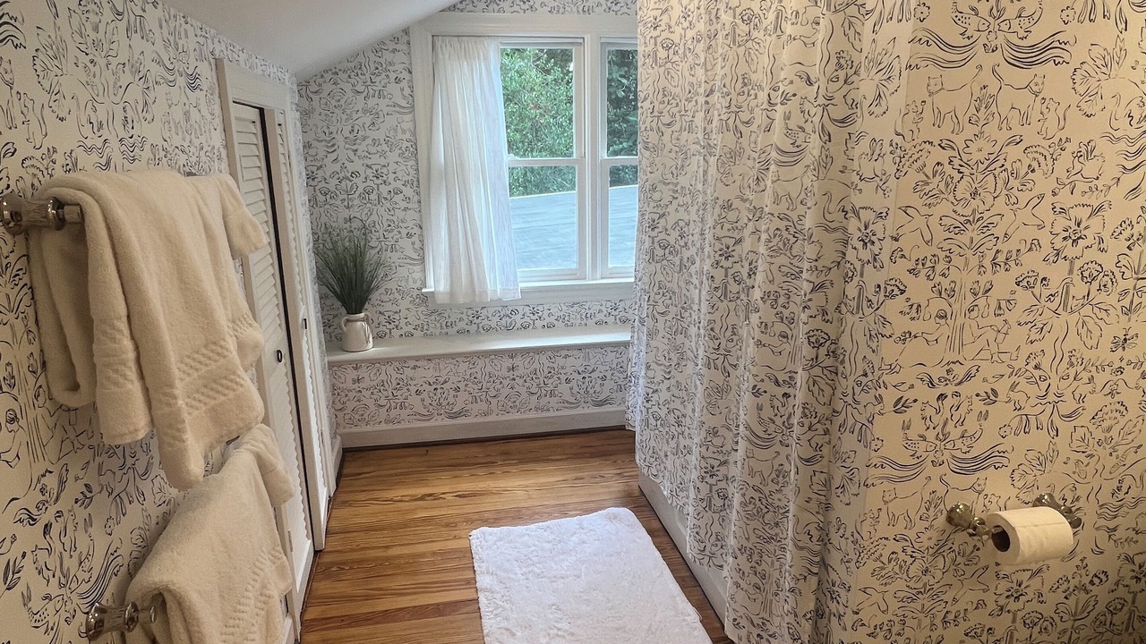 Photo of Bathroom in Old Irving Park