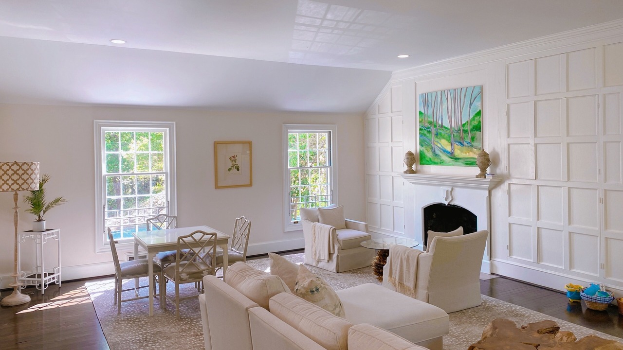Photo of Livingroom in Old Irving Park