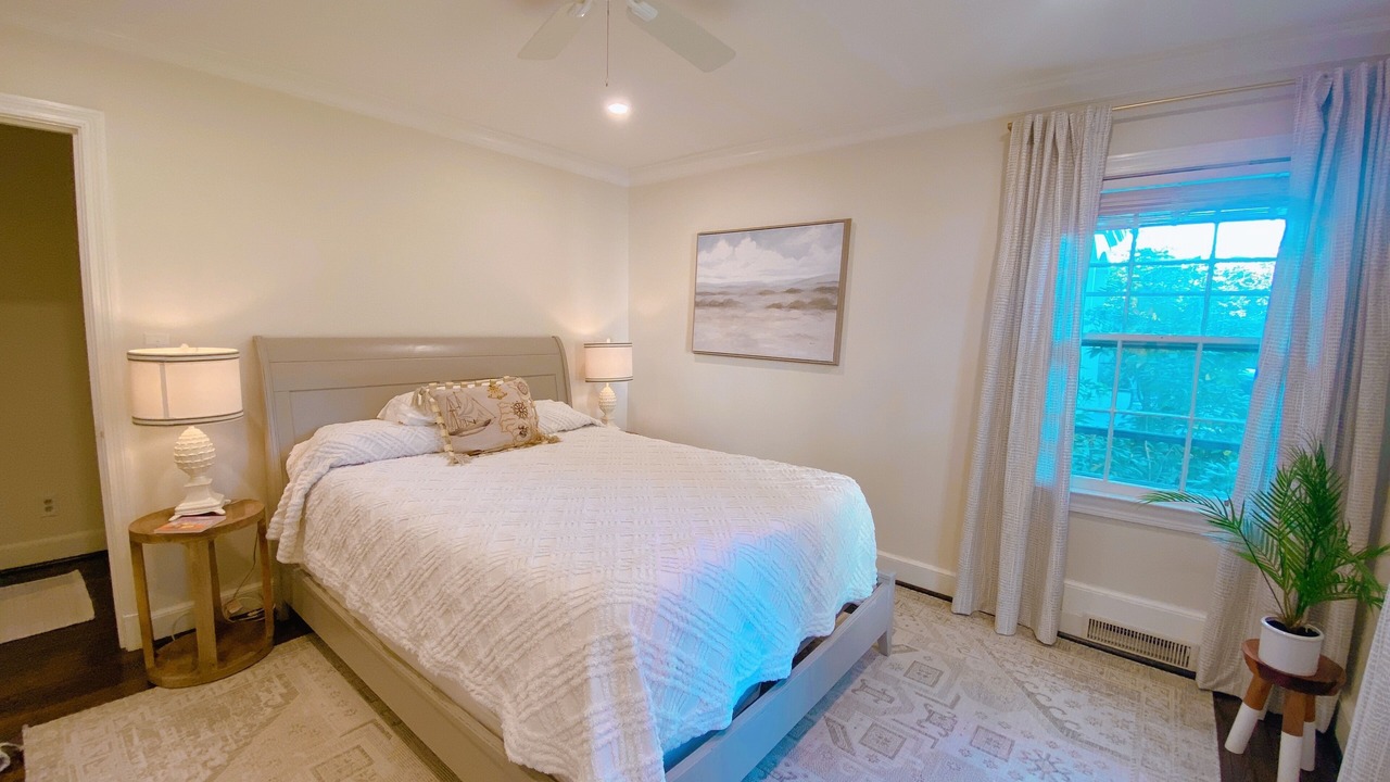Photo of Bedroom in Old Irving Park