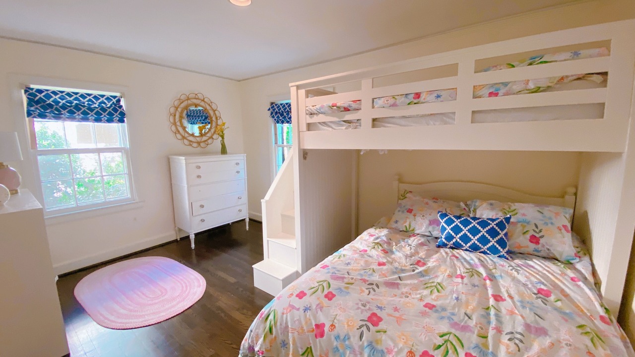 Photo of Bedroom in Old Irving Park