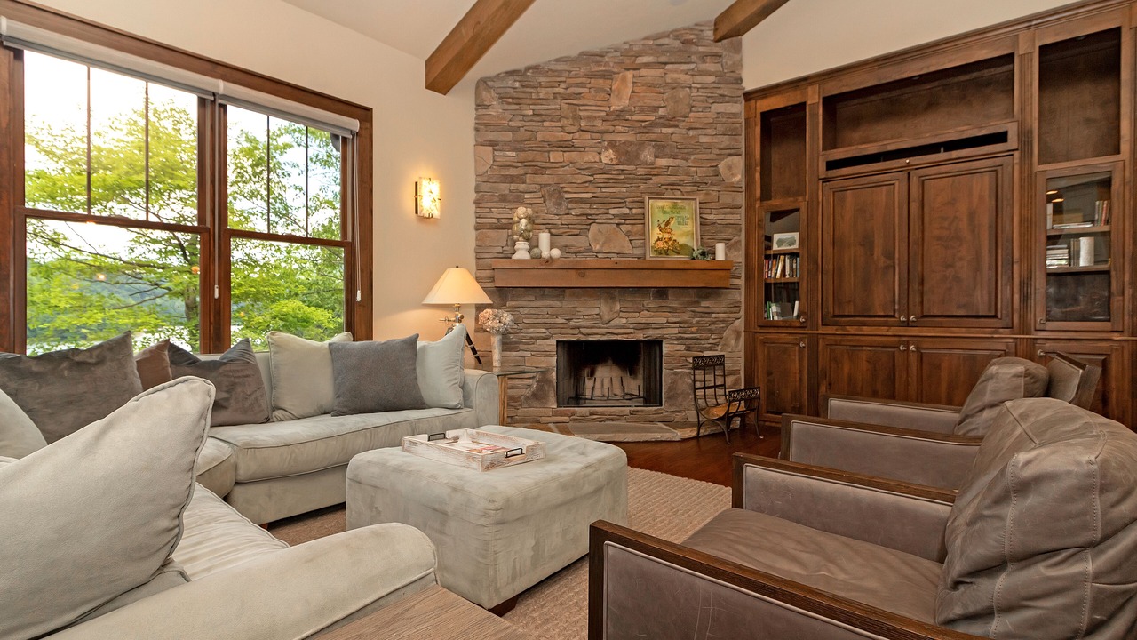 Photo of Livingroom in Bear Lake Reserve