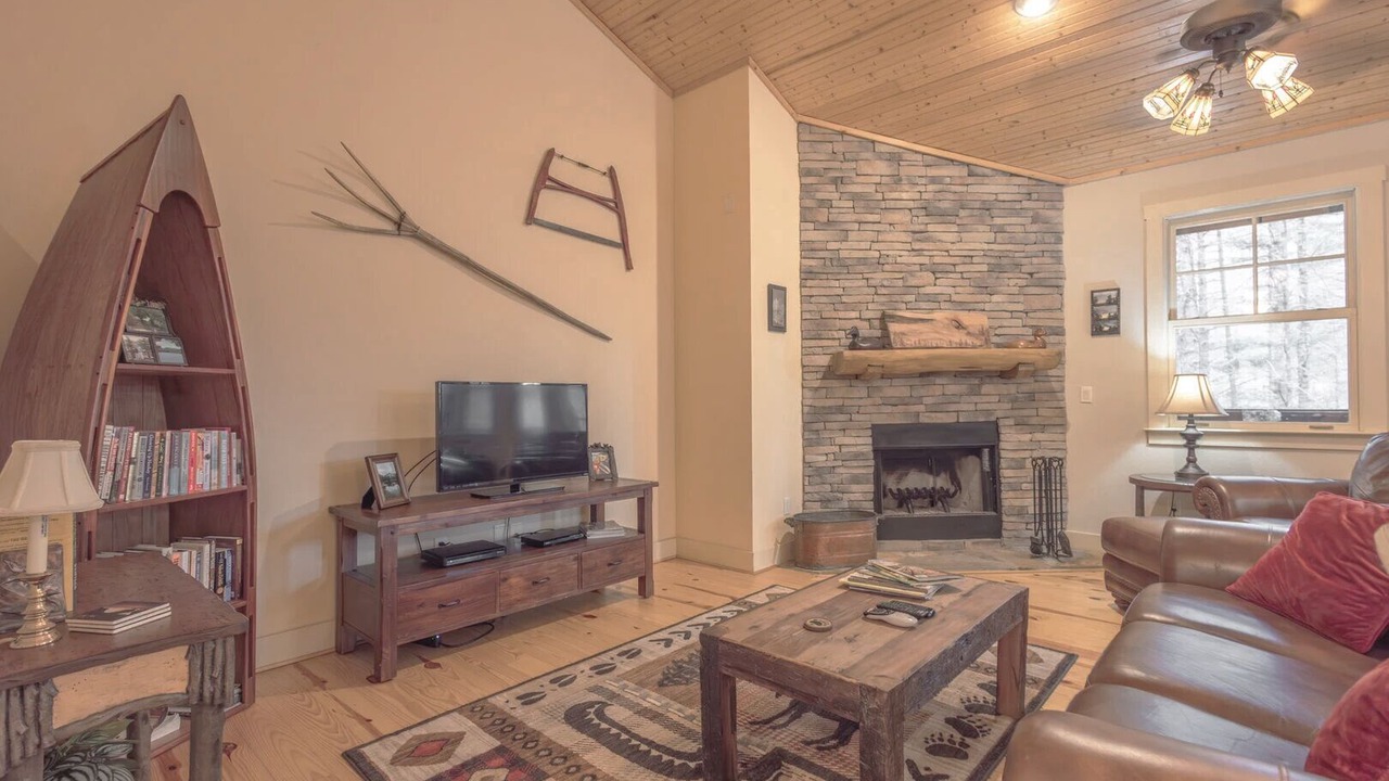 Photo of Livingroom in Bear Lake Reserve