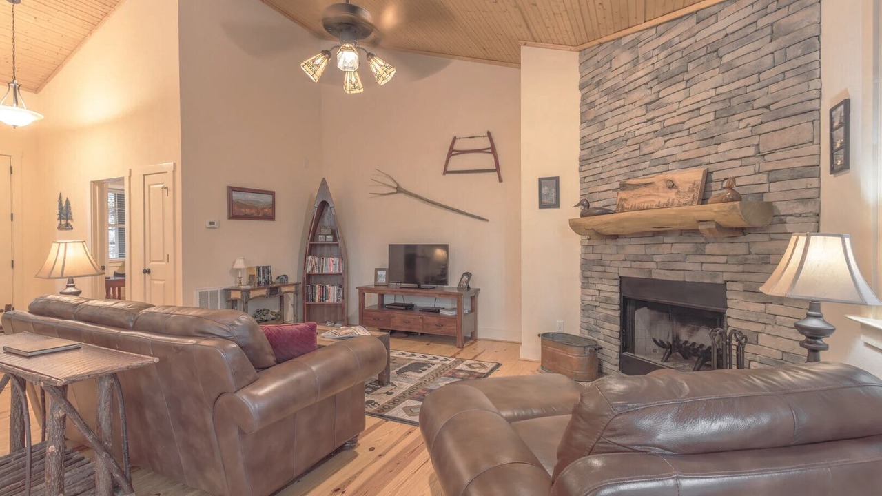 Photo of Livingroom in Bear Lake Reserve
