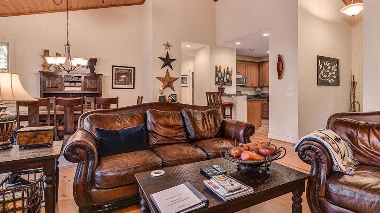 Photo of Livingroom in Bear Lake Reserve