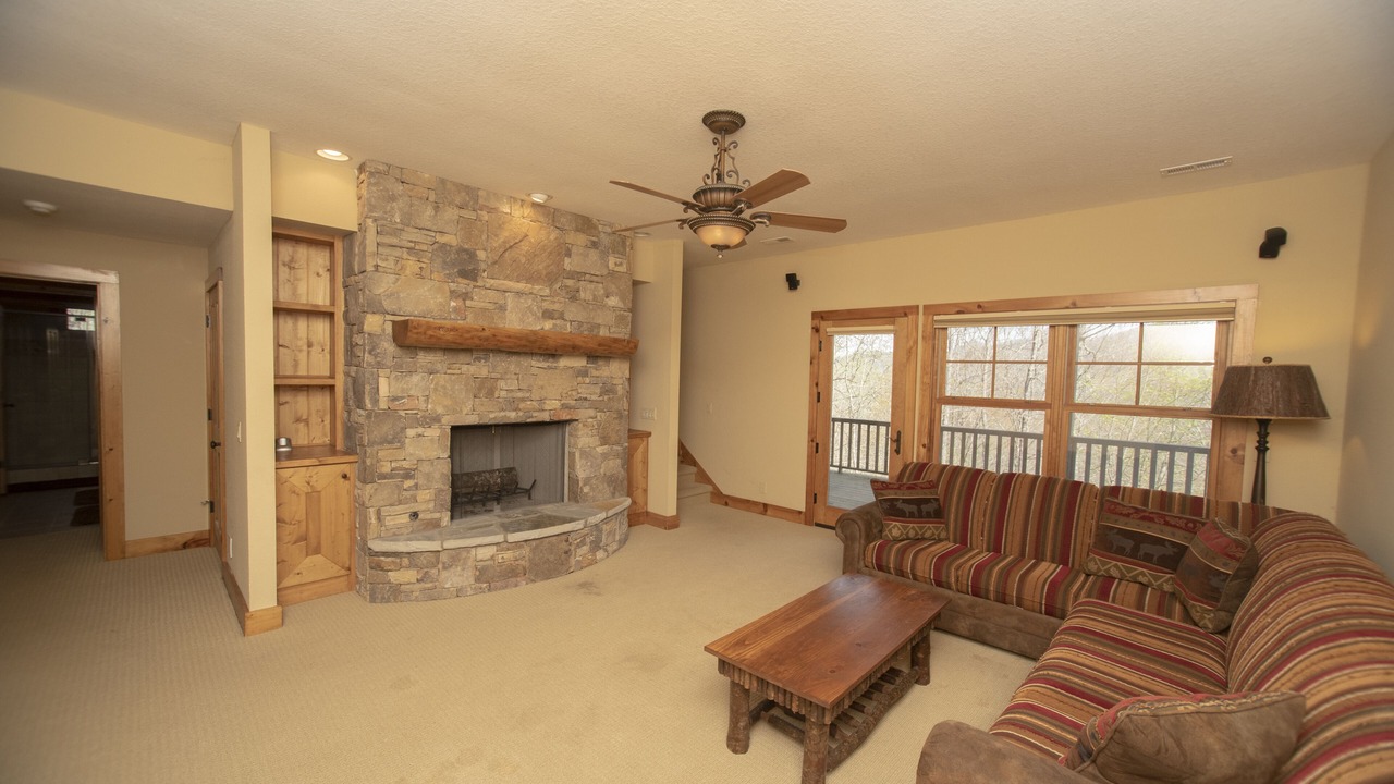 Photo of Livingroom in Bear Lake Reserve