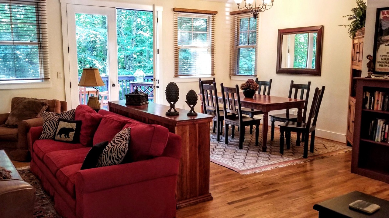 Photo of Livingroom in Bear Lake Reserve