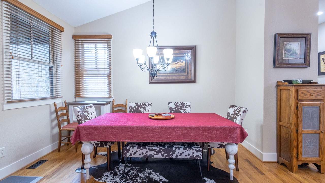 Photo of Livingroom in Bear Lake Reserve