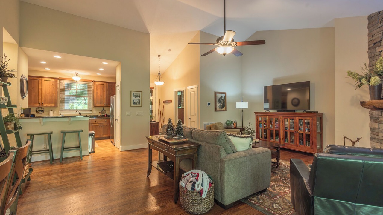 Photo of Livingroom in Bear Lake Reserve