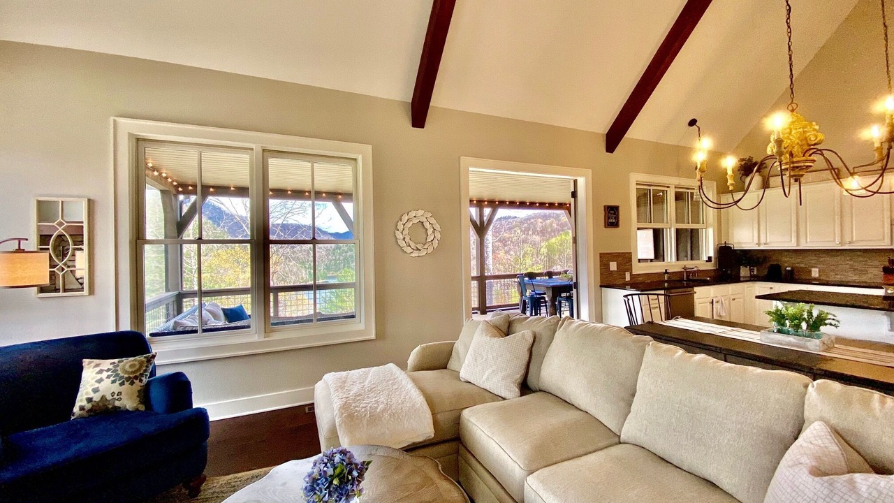 Photo of Livingroom in Bear Lake Reserve