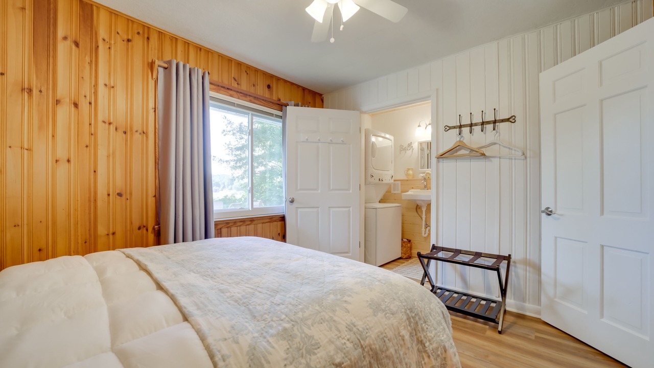 Photo of Bedroom in Lake Junaluska