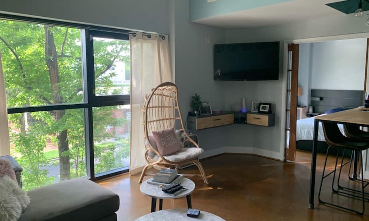 Photo of Livingroom in Charlotte Center City