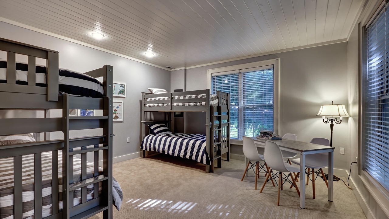 Photo of Bedroom in Mirror Lake
