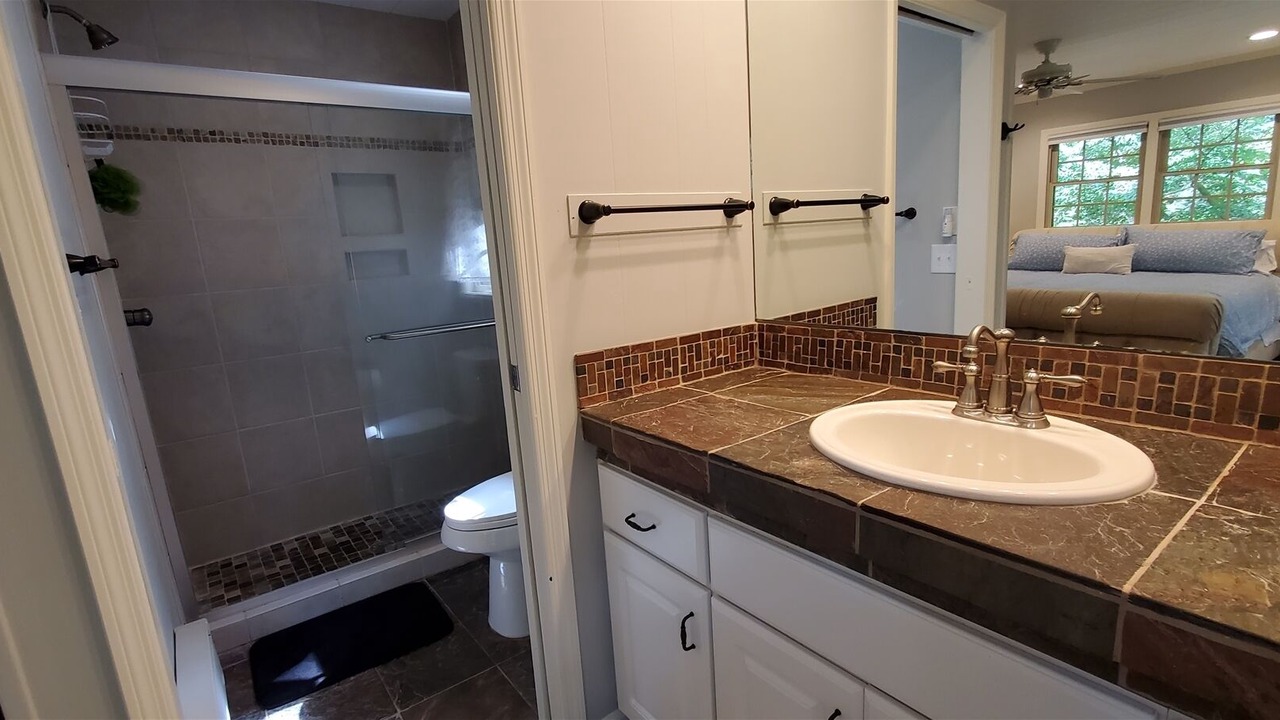 Photo of Bathroom in Mirror Lake