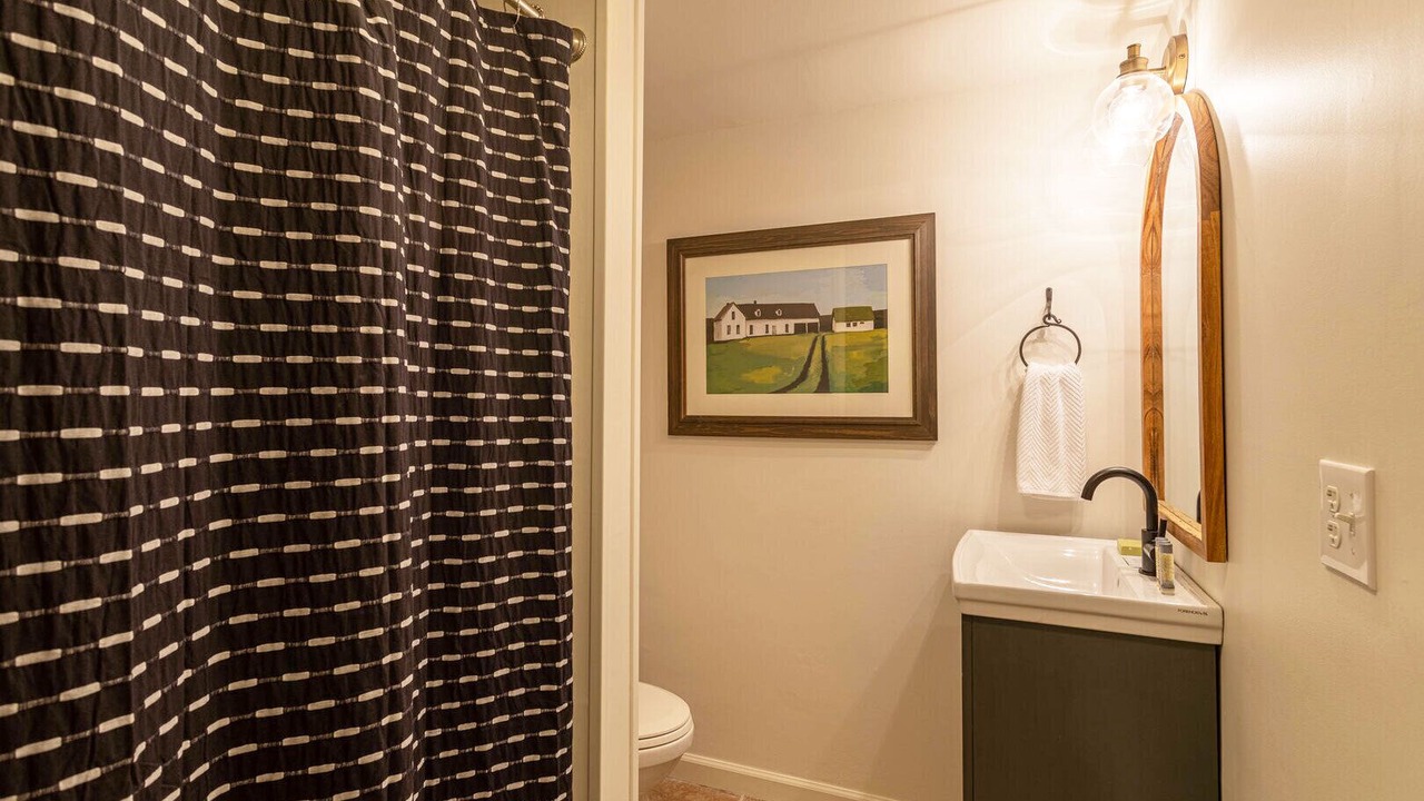 Photo of Bathroom in Seven Devils