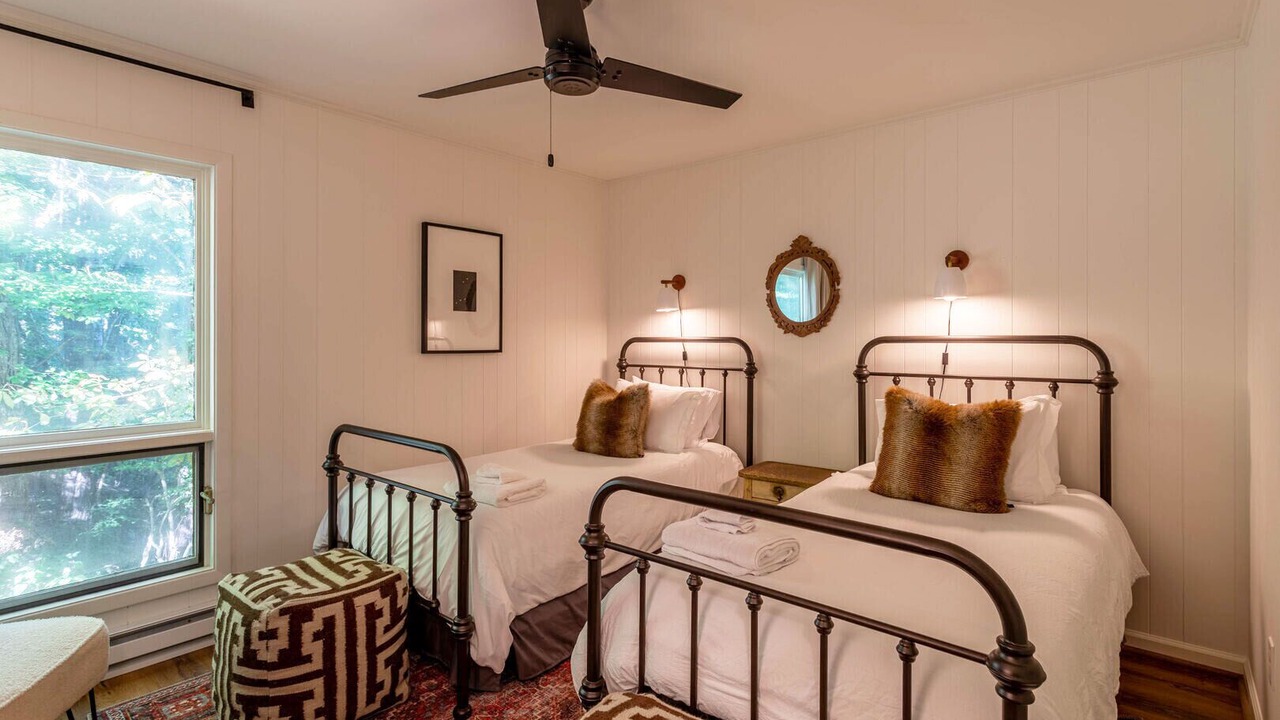 Photo of Bedroom in Seven Devils