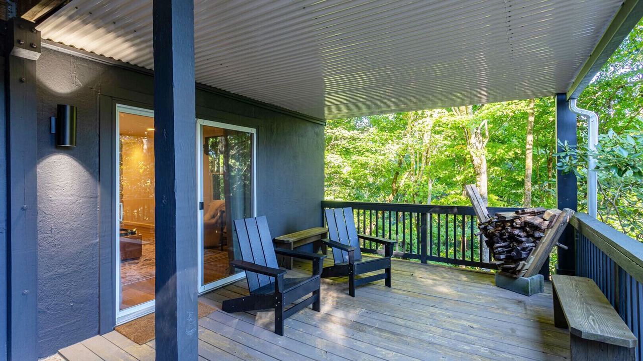 Photo of Patio Balcony in Seven Devils
