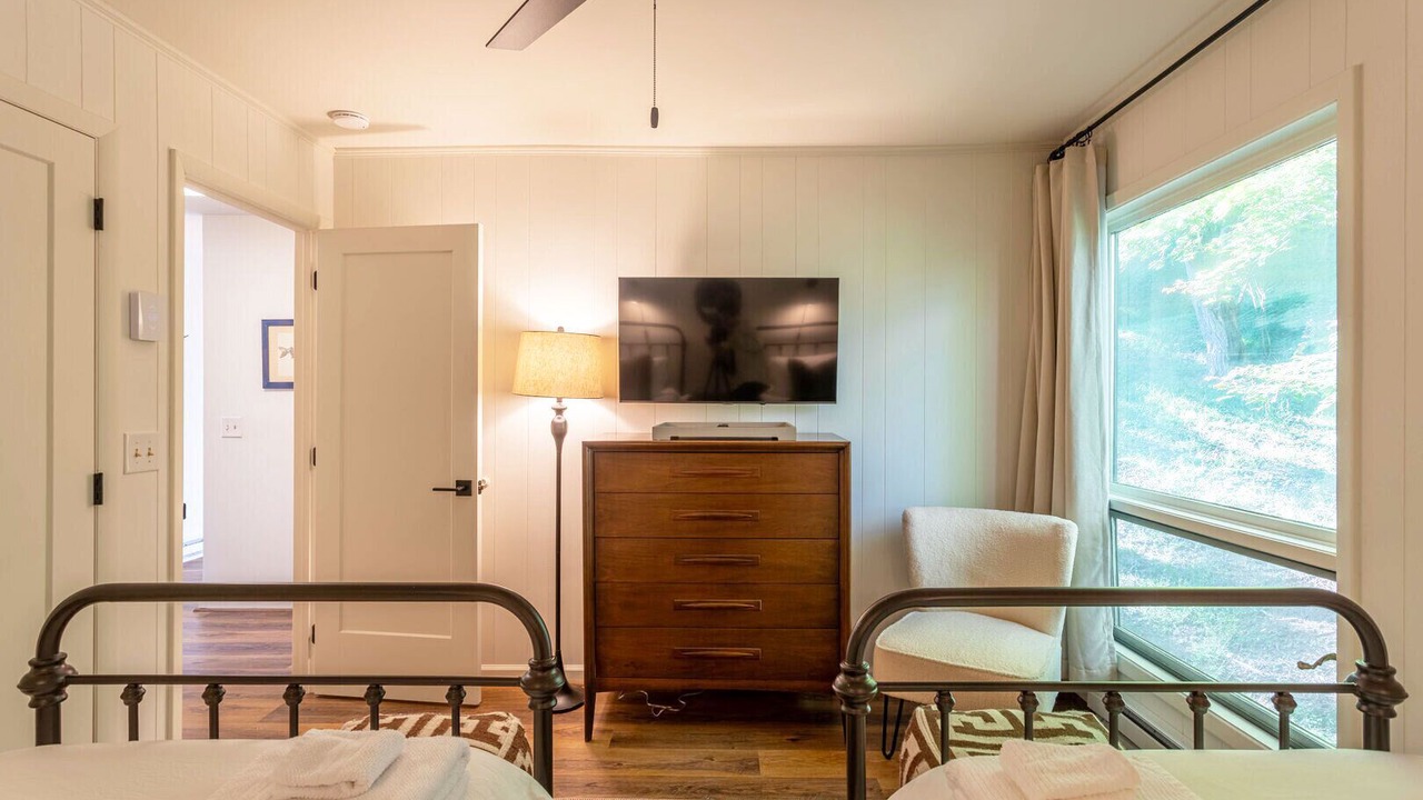 Photo of Bedroom in Seven Devils