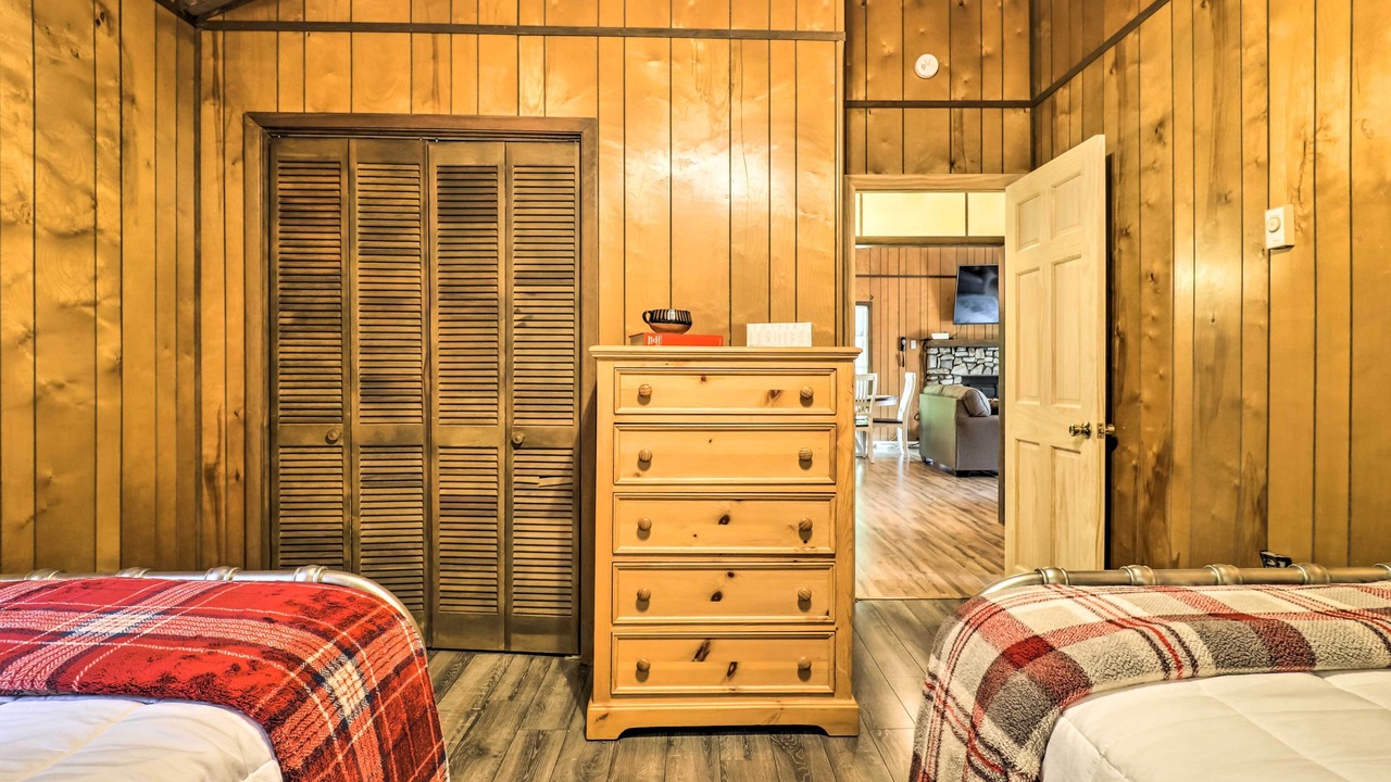 Photo of Bedroom in Robbinsville