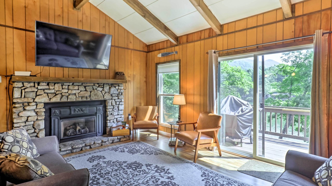 Photo of Livingroom in Robbinsville
