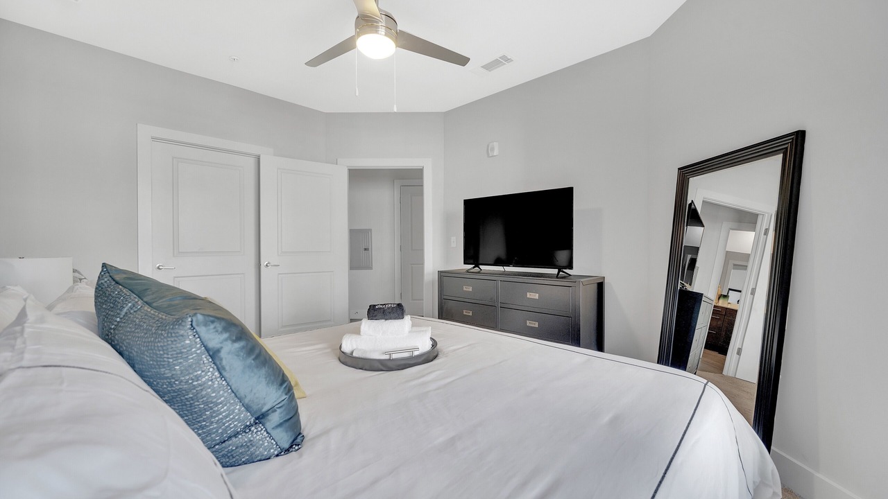 Photo of Bedroom in Villa Heights