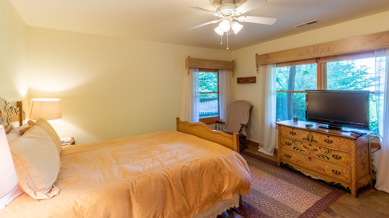 Photo of Bedroom in Whittier