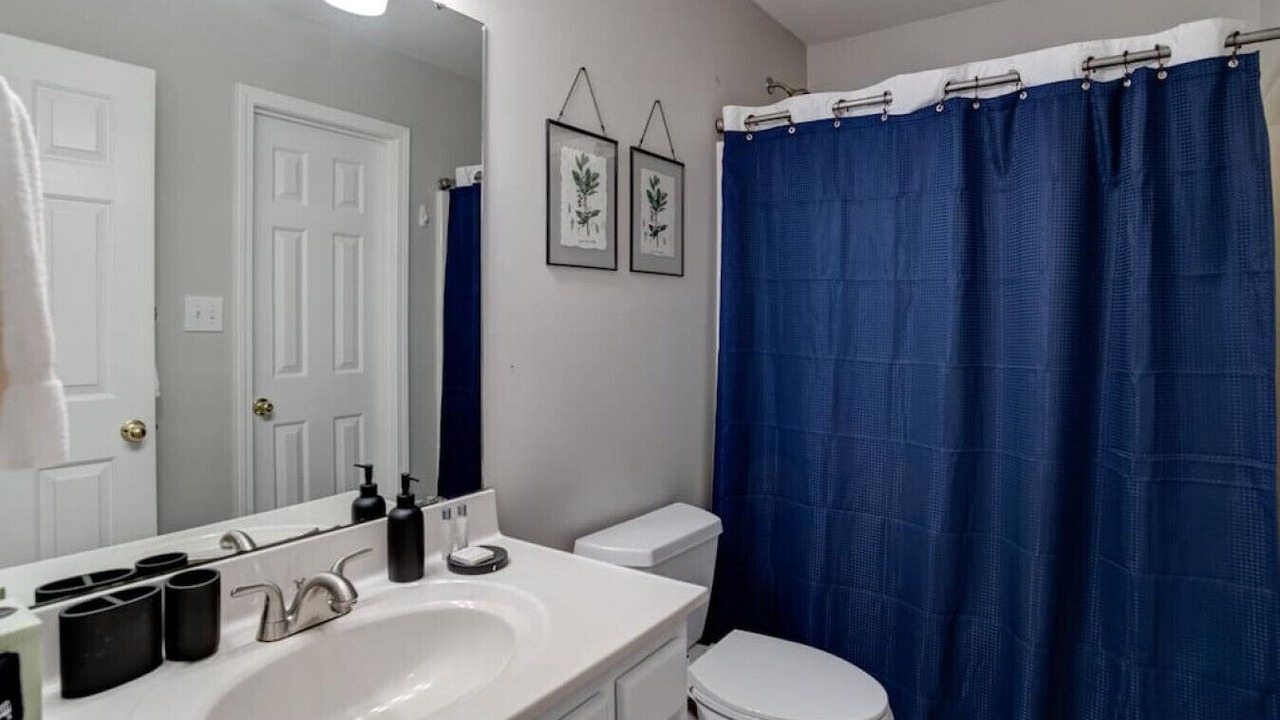 Photo of Bathroom in Royal Pines