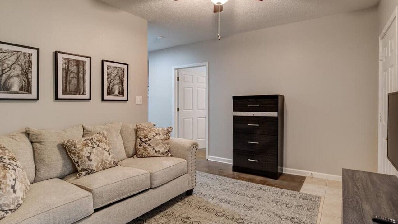 Photo of Livingroom in Royal Pines