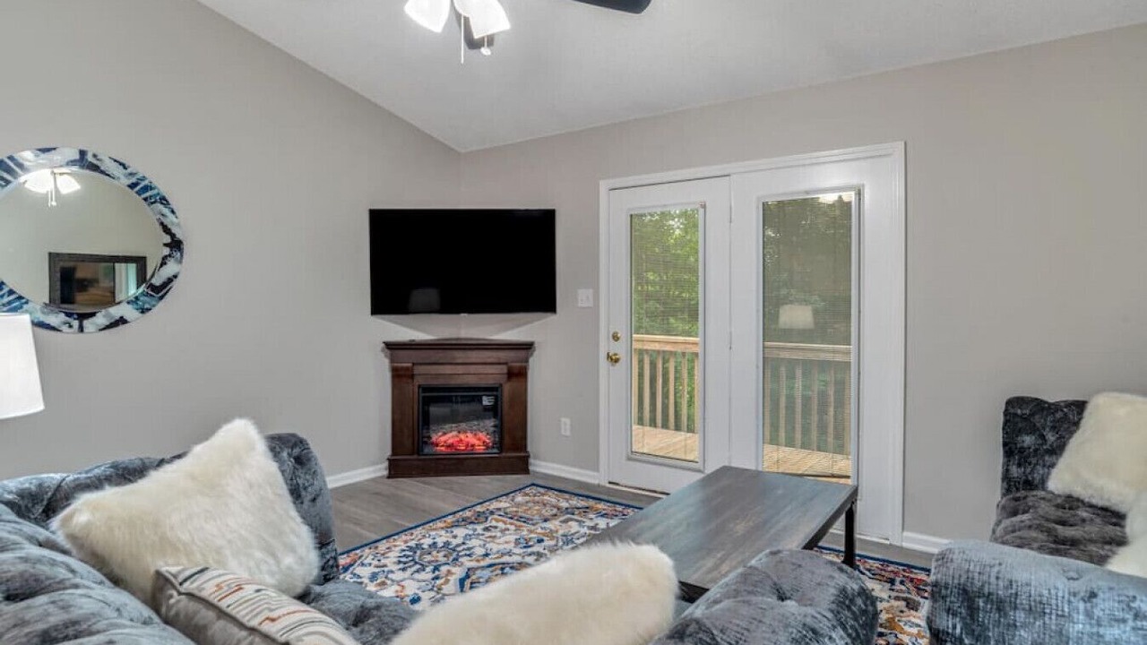 Photo of Livingroom in Royal Pines