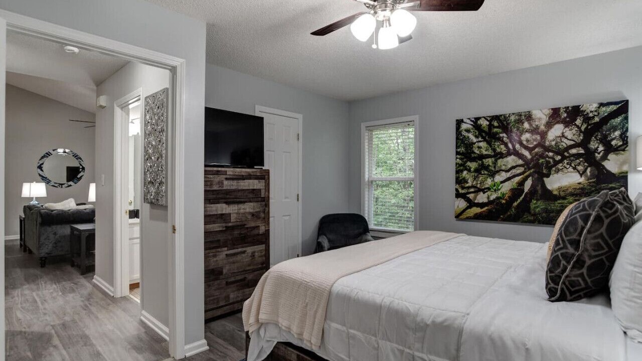 Photo of Bedroom in Royal Pines