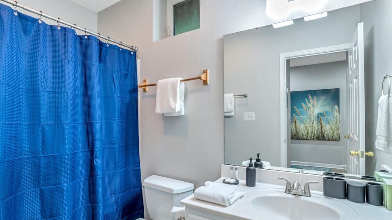 Photo of Bathroom in Royal Pines