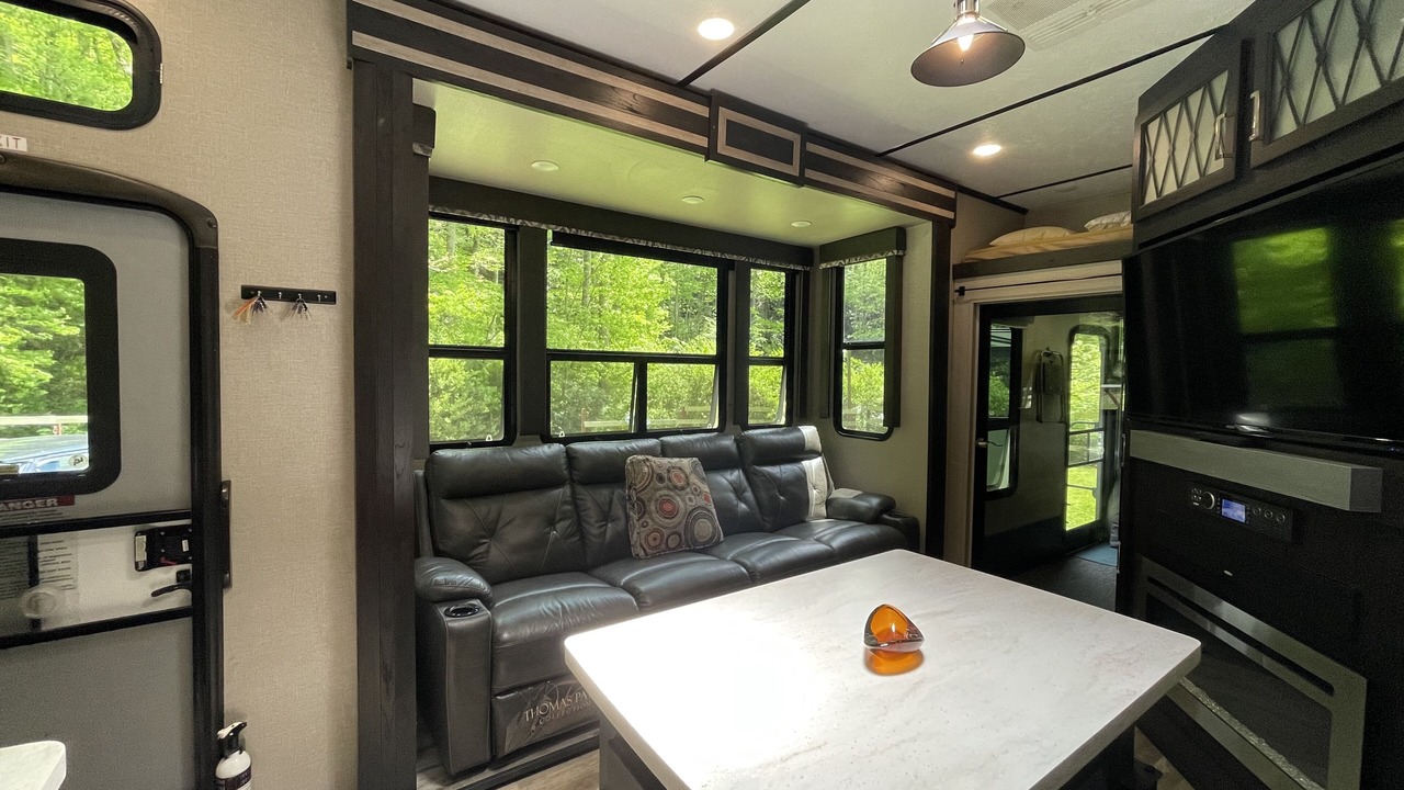 Photo of Livingroom in Fairview